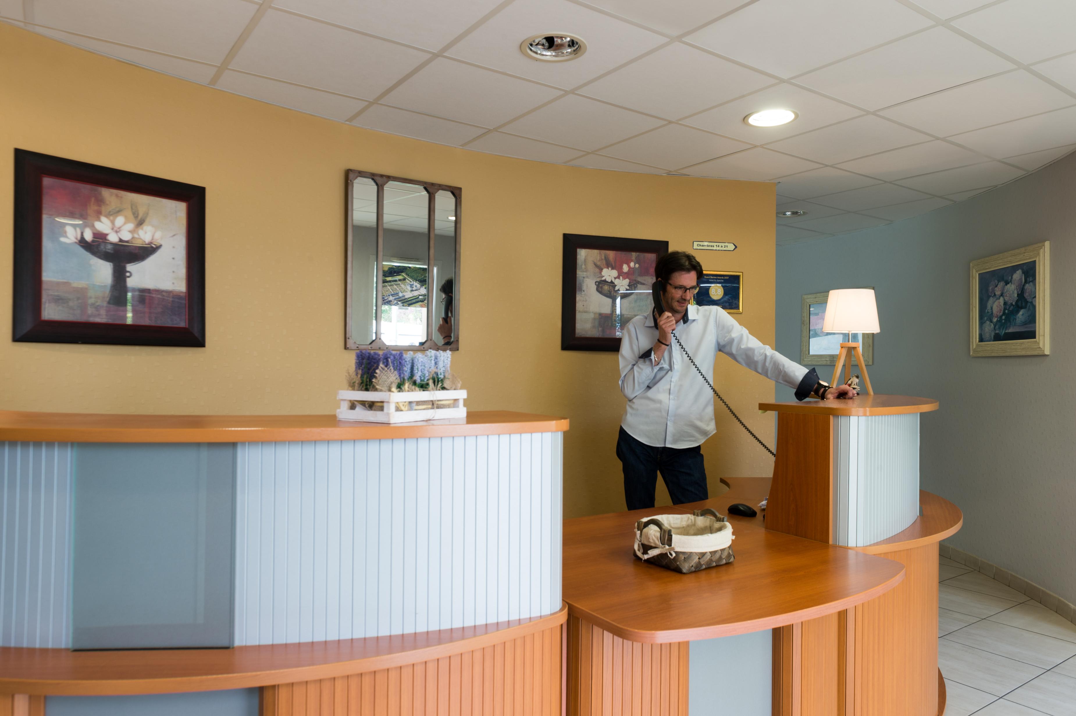 Hotel The Originals Pic Epeiche Montbazon Ngoại thất bức ảnh